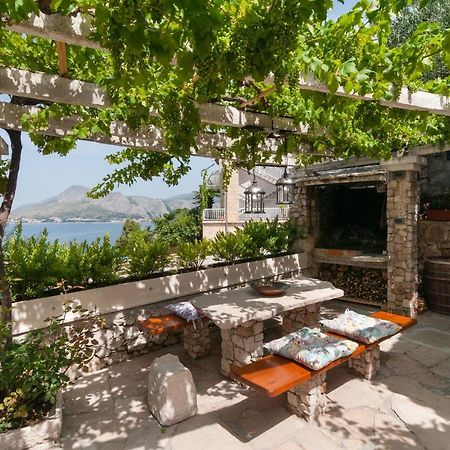 Apartments Larsen Omis Luaran gambar