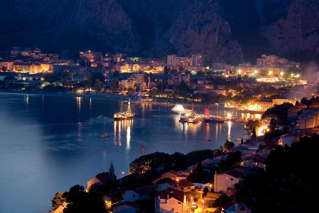 Apartments Larsen Omis Luaran gambar
