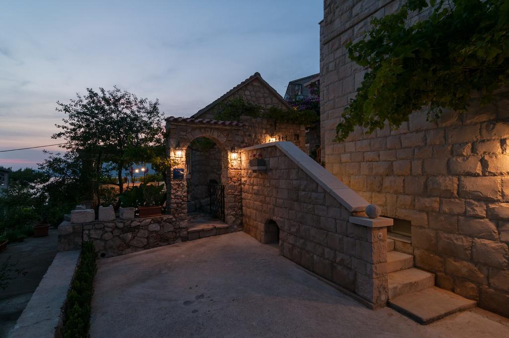 Apartments Larsen Omis Luaran gambar