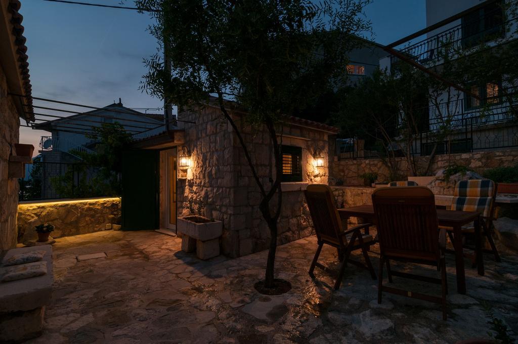 Apartments Larsen Omis Luaran gambar