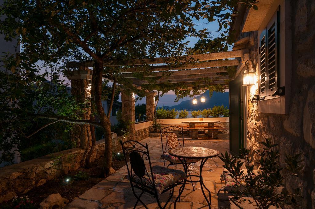 Apartments Larsen Omis Luaran gambar