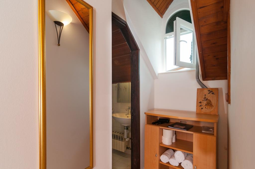 Apartments Larsen Omis Luaran gambar