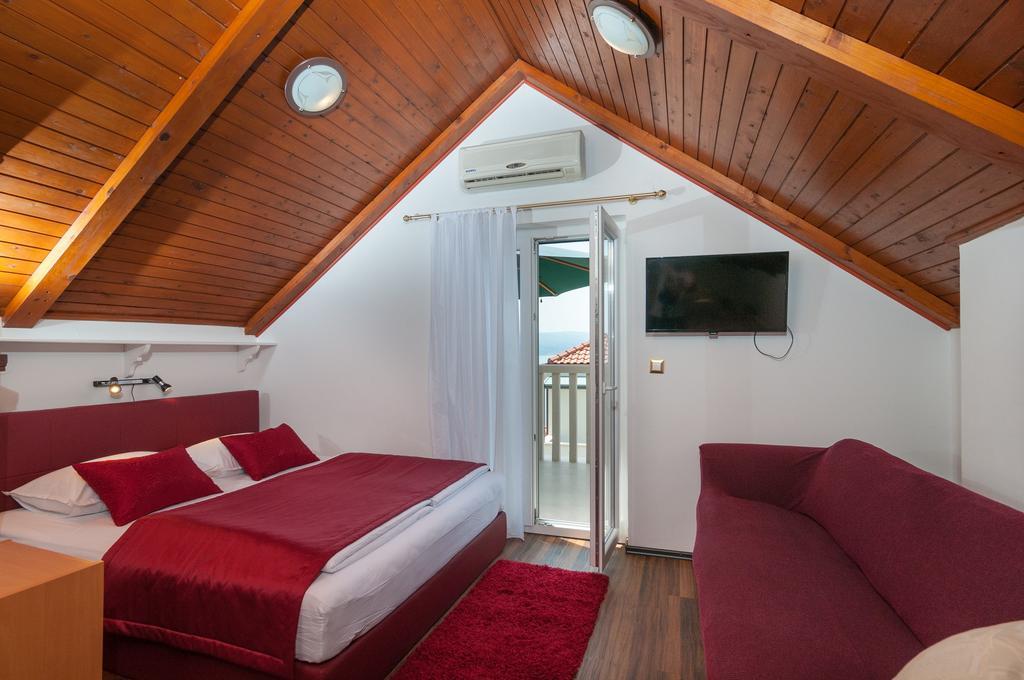 Apartments Larsen Omis Luaran gambar