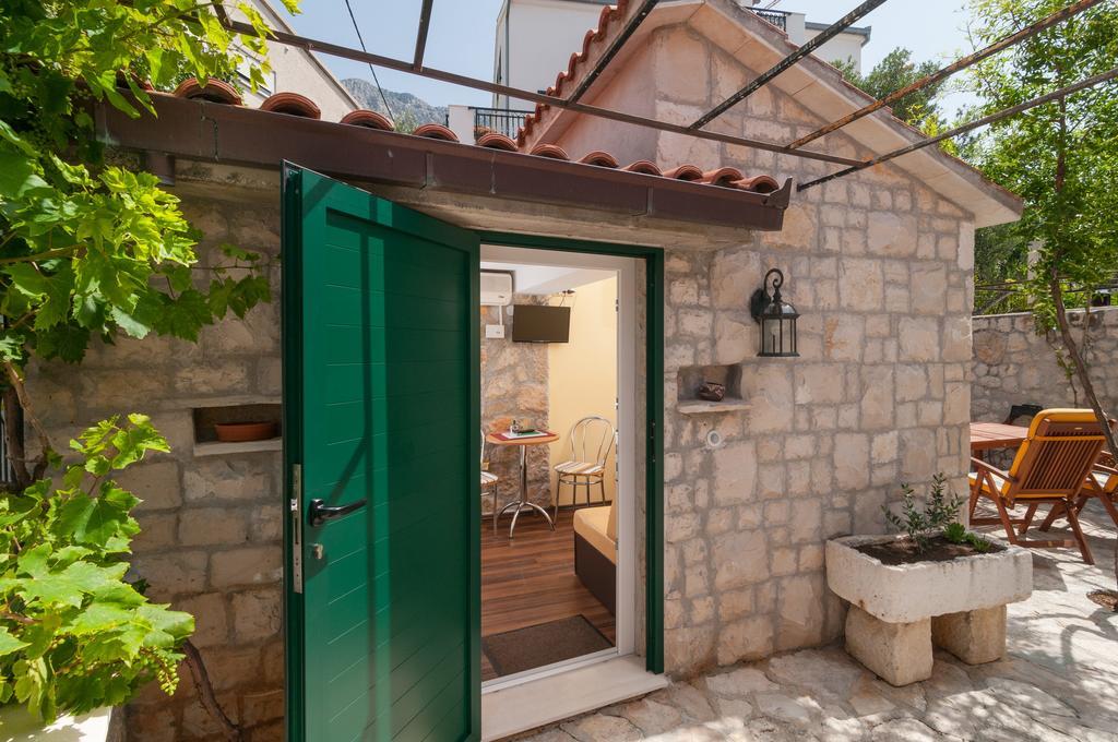 Apartments Larsen Omis Luaran gambar