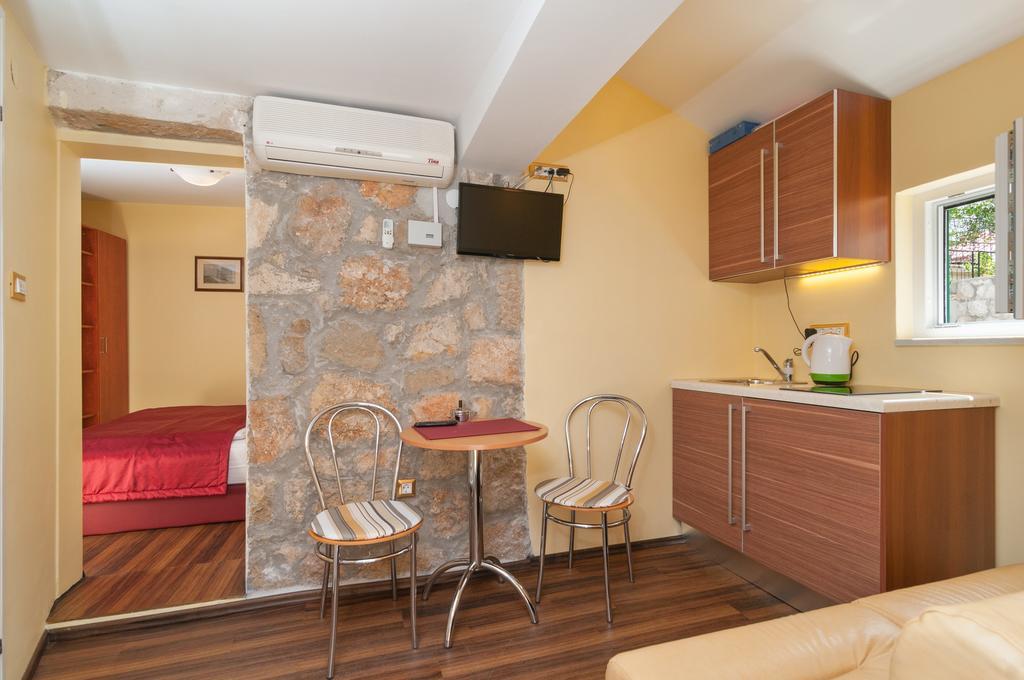Apartments Larsen Omis Luaran gambar