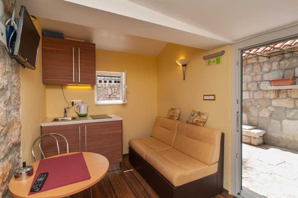 Apartments Larsen Omis Luaran gambar