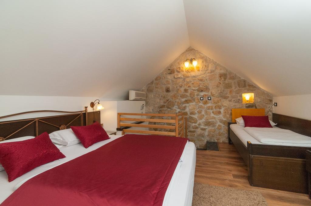 Apartments Larsen Omis Luaran gambar