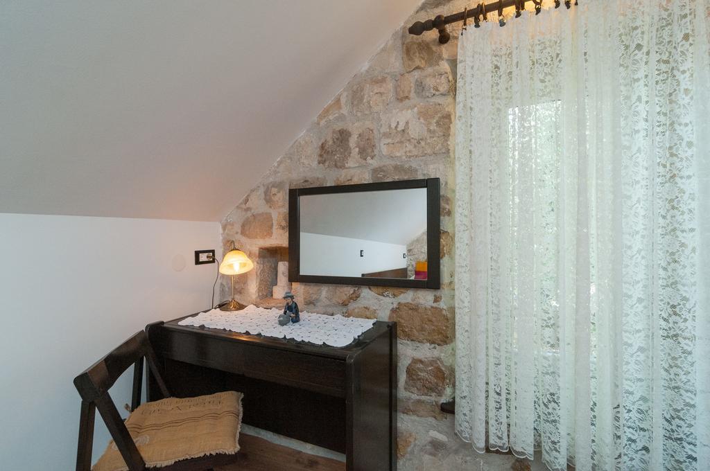 Apartments Larsen Omis Luaran gambar