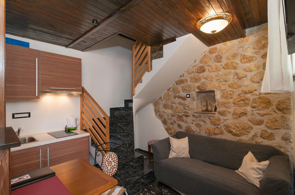 Apartments Larsen Omis Luaran gambar